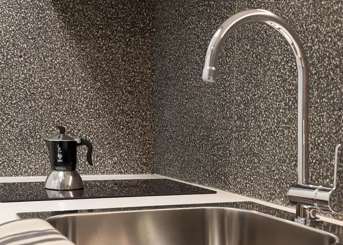 Chic Studio: Historic Elegance Lejlighed